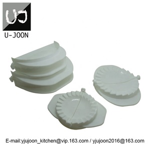อุปกรณ์ครัว UJ-KT672 แม่พิมพ์ทำเกี๊ยวพลาสติก 4 ชิ้น - Product Image 1