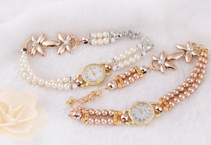 Orologio da Polso alla Moda per Donne, Orologio Casual con Perle e Fiori - Product Image 4