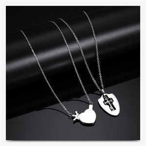 2 PCS nuevos accesorios de moda corona de acero inoxidable en forma de corazón medallón COLLAR COLGANTE clave para pareja - Product Image 6