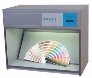 กล่องไฟตรวจสอบผ้าตู้ประเมินสีระดับมืออาชีพมาตรฐาน ISO 3664 & ASTM ระบบความแม่นยำสูงเป็นไปตาม D1729
