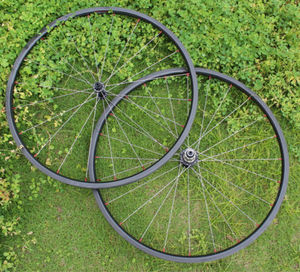 <span class=keywords><strong>Super</strong></span> ligero y rápido 24 pulgadas ruedas de bicicleta de carbono - Product Image 3