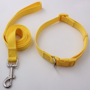 2025 Umwelt freundliches Luxus-Hundehalsband-Leinen-Set Hochwertiges echtes Nylon-Tier muster Mode Einfarbige Hunde halsbänder - Product Image 2