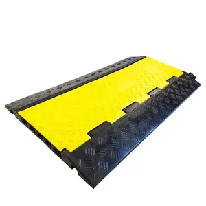 Flexible 90センチメートル100% Reclyed Rubber 5 Channel Heavy Duty Cable Protector Ramp Straight Cable Covers Hump