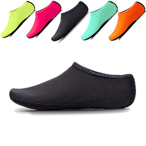 Coicodaa Chaussettes Aquatiques Unisexe Adulte Plates et Souples pour la Natation en Extérieur, la Plongée, la Marche sur la Plage et les Sports Nautiques - Product Image 2