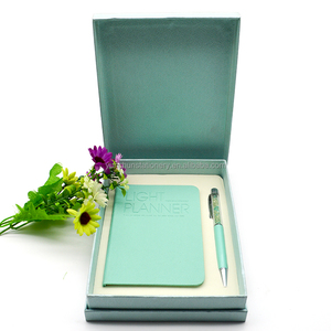 China precio barato logotipo personalizado cuaderno de papel cubierta dura A5 A6 diario con pluma conjunto - Product Image 3