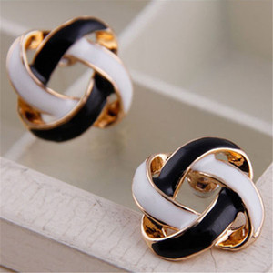Di Modo caldo di 1 Pair Delle Ragazze Delle Donne Coreano Vintage Charme in Bianco e Nero Semplice Cavo Dei Monili Degli Orecchini Regalo di trasporto libero - Product Image 4