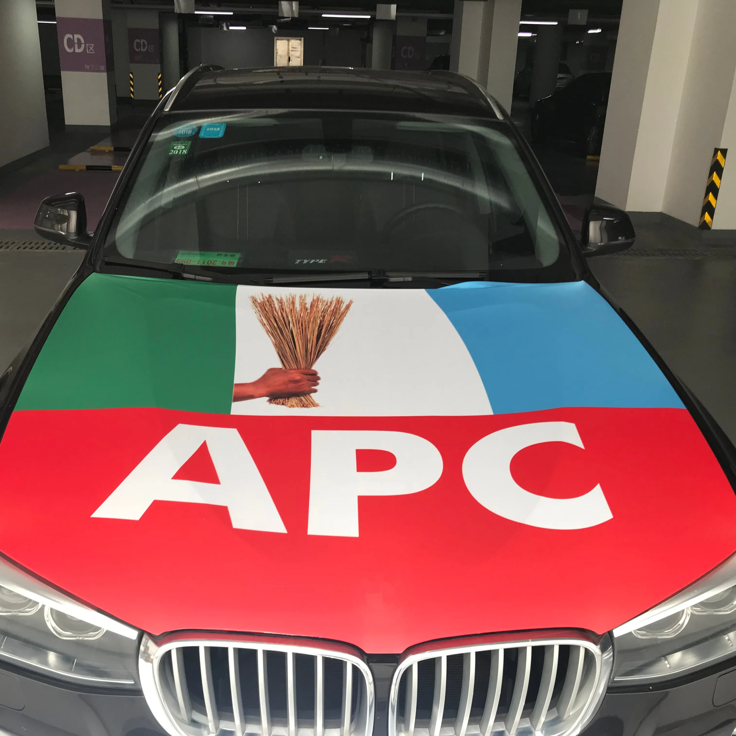 Cubierta de capó de coche con bandera nacional de Hungría