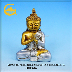 Statue de bouddha en résine dorée sculptée à la main style bouddhiste pour la décoration intérieure et la méditation - Product Image 6