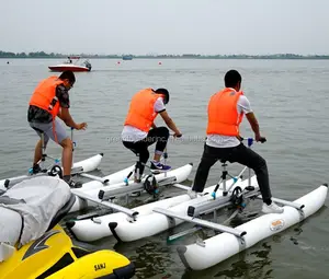 ใบพัดจักรยานน้ำเหยียบเรือที่มี Pontoons พีวีซีพอง