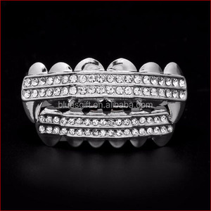 Blues Hip Hop Bling Bling Fang Dents Grillz En Gros Or Argent Plein <span class=keywords><strong>Diamant</strong></span> Vampire Dents Grillz pour Femmes Bijoux - Product Image 3