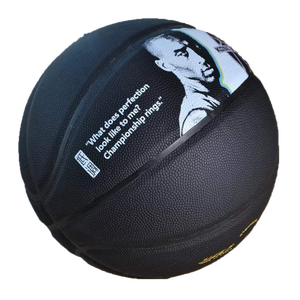 Balón de Baloncesto Negro Personalizado para Juego, de Cuero Compuesto, Disponible para Venta al Por Mayor - Product Image 5