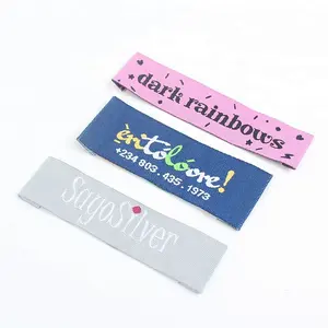 Kleurrijke End Fold Custom Merknaam Logo Hoge Dichtheid 100% Polyester Geweven Label Tags voor Kleding