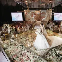 ไฟ LED ดอกไม้ประดิษฐ์เวทีเต้นรำสำหรับตกแต่งงานแต่งงาน