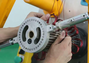 इंजन और पीएलसी कोर घटकों के साथ स्वचालित तीन-चरण मोटर स्टेटर कॉइल इंस्टिंग मशीन - Product Image 3