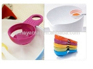 En plastique coloré egg separator / <span class=keywords><strong>oeuf</strong></span> séparateur <span class=keywords><strong>de</strong></span> <span class=keywords><strong>jaune</strong></span> - Product Image 1