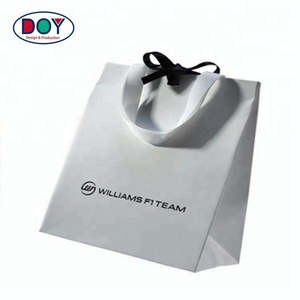 Il fornitore progetta imballaggi di fantasia <span class=keywords><strong>personalizzati</strong></span> Eco <span class=keywords><strong>sacchetti</strong></span> di carta di lusso <span class=keywords><strong>con</strong></span> stampa Logo del marchio - Product Image 5