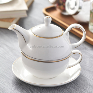 Teiera britannica in porcellana dorata in ceramica <span class=keywords><strong>da</strong></span> 500 <span class=keywords><strong>ml</strong></span> con bordo in oro e <span class=keywords><strong>tazza</strong></span> <span class=keywords><strong>da</strong></span> <span class=keywords><strong>tè</strong></span> impilata - Product Image 4
