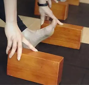 blocos de parada de mão Suppliers-Natural de xangai atacado yoga tijolo yoga bloco de Parada de Mão de madeira de faia Blocos de madeira de Faia de madeira bloco
