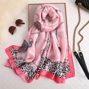Sciarpa di Lusso in Seta con Stampa Leopardata, Stile Lungo da Spiaggia, Moda Sexy per Donne - Product Image 1