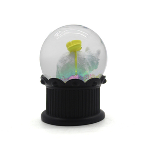 Boule à neige <span class=keywords><strong>mini</strong></span> chat <span class=keywords><strong>pas</strong></span> <span class=keywords><strong>cher</strong></span> avec <span class=keywords><strong>globe</strong></span> d'eau de 45mm personnalisé en résine artisanat décor à la maison <span class=keywords><strong>mini</strong></span> boule à neige animale décor à la maison - Product Image 5