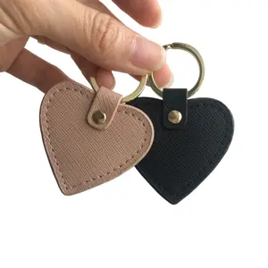 key keyring Suppliers-Saffiano ของขวัญส่งเสริมการขายหนังแท้100% พวงกุญแจรูปหัวใจที่กำหนดเองพวงกุญแจ