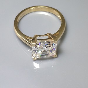 <span class=keywords><strong>Bague</strong></span> en <span class=keywords><strong>or</strong></span> <span class=keywords><strong>jaune</strong></span> 14 carats avec moissanite taille Asscher 3 carats, <span class=keywords><strong>bague</strong></span> <span class=keywords><strong>solitaire</strong></span> en moissanite, <span class=keywords><strong>bague</strong></span> de fiançailles en <span class=keywords><strong>or</strong></span> - Product Image 3