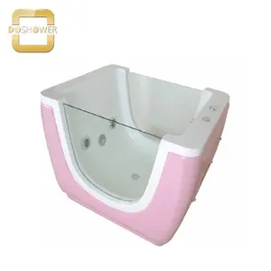 婴儿水疗浴缸和婴儿浴缸与婴儿水疗浴缸的立场