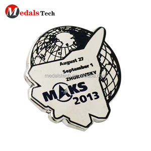 Guangdong usine <span class=keywords><strong>prix</strong></span> en gros personnalisé métal pilote ailes pin badge - Product Image 1