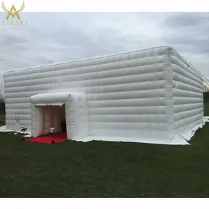 Наружная белая надувная палатка кубической формы