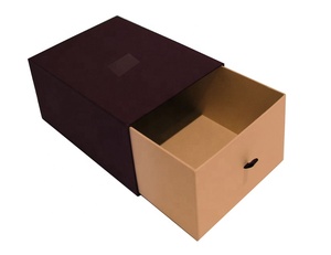 Zapatos y calcetines de hombre de lujo negros con estampado personalizado, cajas rígidas de embalaje con detalle de cuerda de nailon con acabado mate reciclable - Product Image 2