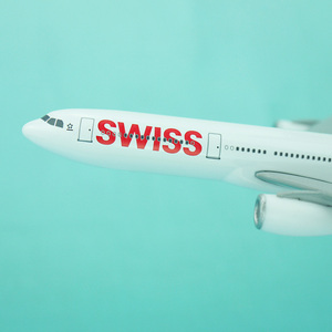 Cadeaux promotionnels Avion modèle SWISS A340-300 16 cm Avion à l'échelle Cadeau pour collection - Product Image 3