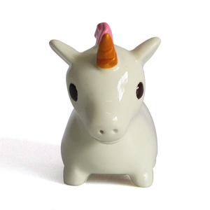 Figurine de licorne miniature en forme de cheval animal de dessin animé magique occidental statue d'animal en résine personnalisée ormanent - Product Image 2