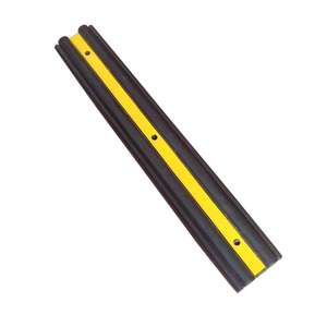 Protection d'angle murale en caoutchouc de bonne qualité, une bande jaune - Product Image 1