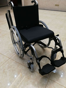 Silla de Ruedas <span class=keywords><strong>Manual</strong></span> Plegable Multifuncional de Aluminio de Lujo 2022 - Product Image 3