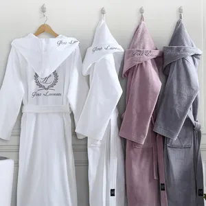 Produk Desain Baru Grosir Jubah Mandi Logo Hotel Kustom 100% Katun Unisex Bertudung Jubah Mandi Velour