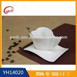 Nuevo diseño italiano en forma de corazón blanco al por mayor taza de café de cerámica para promocional - Product Image 2