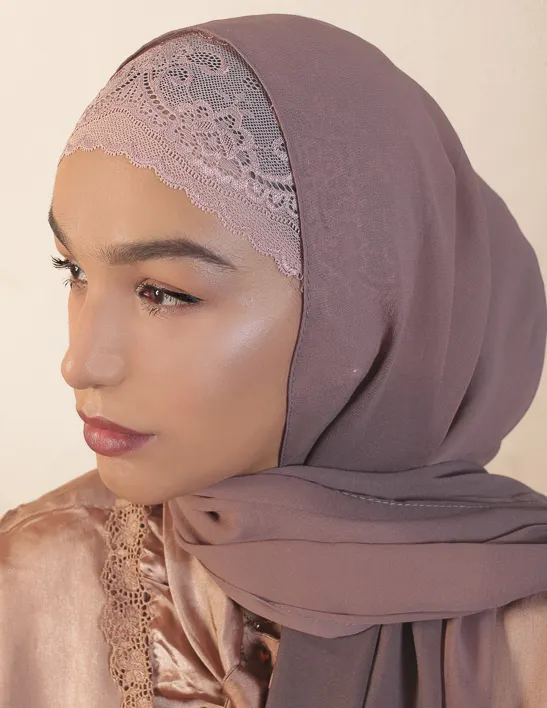 卸売イスラム教徒のレースネットチューブキャップコンフォートファンシーヘッドスカーフ通気性のある女性のレースアップアンダースカーフ