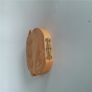 Boîte à <span class=keywords><strong>dents</strong></span> <span class=keywords><strong>de</strong></span> bébé écologique en bois massif gravé avec logo couleur <span class=keywords><strong>personnalisé</strong></span> et forme sur mesure pour organiser les <span class=keywords><strong>dents</strong></span> - Product Image 3