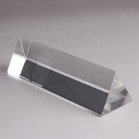 En gros Gravé Triangle Prisme En Cristal Presse-papiers Clair Prisme Triangulaire En Verre Optique À Vendre