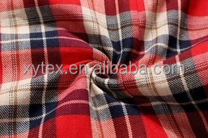 Tela de franela estampada de algodón a cuadros rojos - Product Image 2