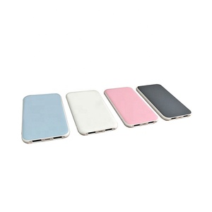 Power Bank Esterno Ultra Sottile da <span class=keywords><strong>20000</strong></span> mAh con Ricarica Rapida e Rivestimento in Gomma, Disponibile in Vari Colori - Product Image 3