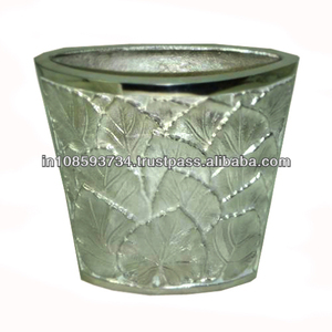 Floreros de metal en relieve Maceta decorativa Uso decorativo Florero de metal Estilo clásico Decoración del hogar - Product Image 2