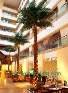 Palmera curvada artificial de coco sin macetas, caña de acero esmaltada para interiores recta - Product Image 3