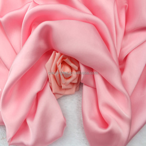 Tessuto in Chiffon Satinato di Poliestere 50D Liscio e Lucido con Proprietà Antistatiche per Abiti da Sposa e Pigiami, Vendita all'Ingrosso - Product Image 2