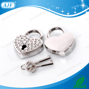 वैलेंटाइन डे उपहार सेट के लिए गैंडा के साथ एजफ फैशन प्रेम पैडलॉक - Product Image 3