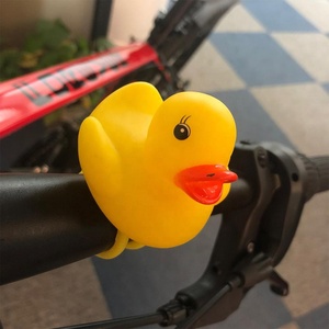 Vélo pour enfants avec phare avant en forme de petit <span class=keywords><strong>canard</strong></span> jaune mignon, mini <span class=keywords><strong>klaxon</strong></span> LED en silicone alimenté par batterie Clover CL7333, clignotant cyclique - Vente chaude - Product Image 5