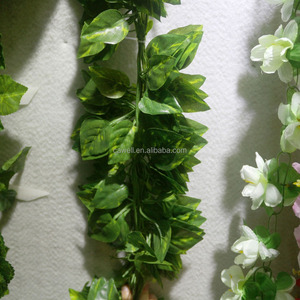 Chất lượng cao bán buôn Vườn lá nhân tạo hàng rào <span class=keywords><strong>PVC</strong></span> bột tráng đen kim loại Hàng rào điện hàng rào bài nhựa màu xanh lá cây - Product Image 6