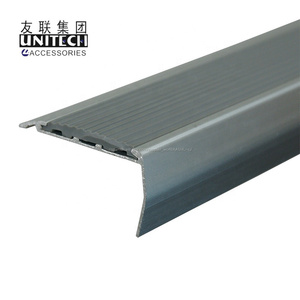 Shanghai oferta antideslizante <span class=keywords><strong>de</strong></span> metal <span class=keywords><strong>de</strong></span> aluminio la nariz <span class=keywords><strong>de</strong></span> escalera <span class=keywords><strong>suelo</strong></span> <span class=keywords><strong>laminado</strong></span> - Product Image 2