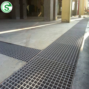 <span class=keywords><strong>Grille</strong></span> de sol industrielle robuste en acier inoxydable galvanisé à chaud, antidérapante et dentelée, pour applications en appartements, parcs et zones aquatiques - Product Image 5