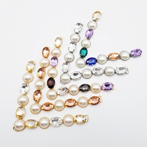 Magnifiques chaînes de chaussures en forme de V avec des perles, chaîne en cristal DIY pour la décoration des tongs - Product Image 2
